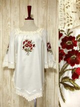 新商品刺繍ブラウス・ニットアウター・スカート他合計4点UP♪