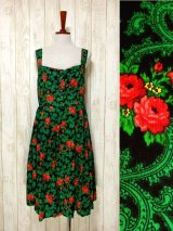 新商品チロルワンピース＆スカート・ホワイトブラウス合計4点UP♪