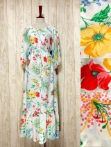 新商品花柄ワンピース・フリルブラウス・刺繍スカート他合計6点UP♪