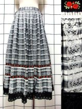 新商品 ニットセーター・チロルスカート 合計2点UP