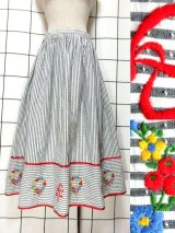 新商品 刺繍入りチロルスカート・レザークラッチバッグなど UP