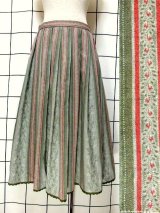 新商品 リネンワンピースやフリルブラウス　花柄クラシカルスカートなどUP