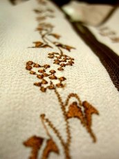画像5: お花刺繍が素敵!!シルエット×プリーツが綺麗★ 上品で可愛い。ベルト付き　70'sレトロドレスワンピース (5)