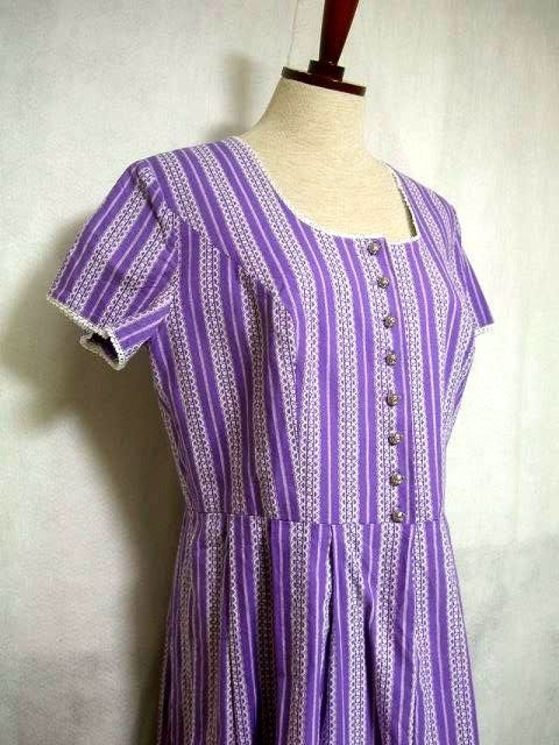 画像1: アンティークレース柄×ストライプめずらしいテキスタイル 襟元・袖口のホワイトレースが可愛い 爽やか ディアンドル チロルワンピース ドイツ民族衣装 舞台 演奏会 フォークダンス オクトーバーフェスト 【1355】