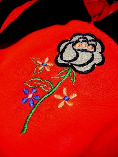画像3: ヨーロッパ古着　お花刺繍がキュート!!大人かわいい♪Ａラインレトロワンピース　赤×黒