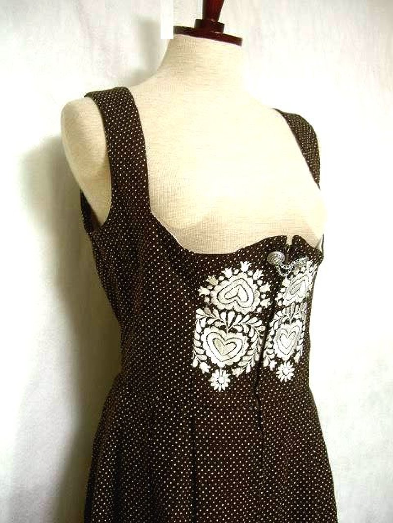 画像1: ドット柄ガーリー 見事なアンティークハート刺繍 乙女ガーリー 上質 ブラウン ディアンドル チロルワンピース ドイツ民族衣装 舞台 演奏会 フォークダンス オクトーバーフェスト 【1435】