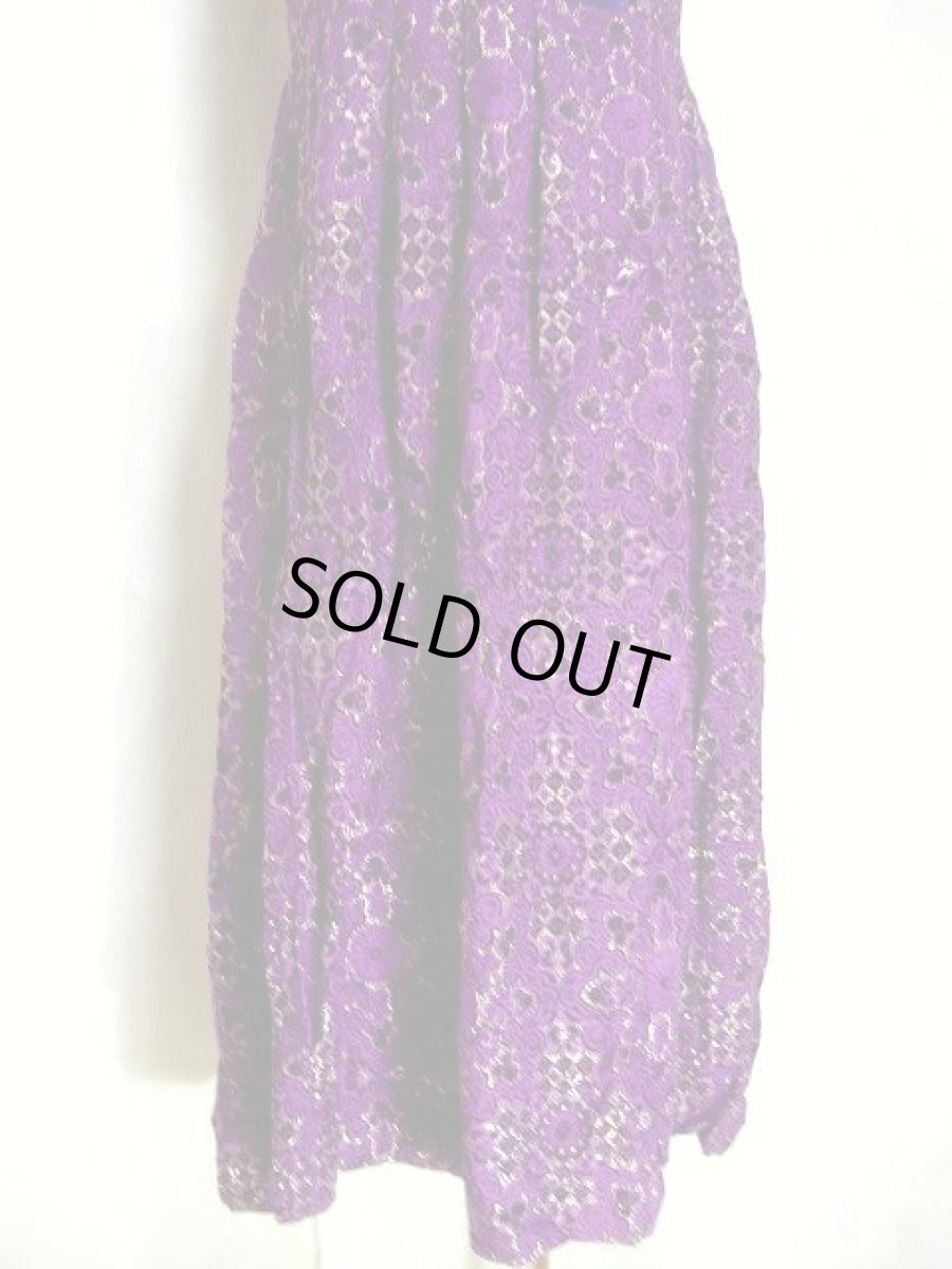 画像5: ワンランク上の逸品 ベロア素材×ラメ入り花模様 大人クラシカル パープル ディアンドル チロルワンピース ドイツ民族衣装 舞台 演奏会 フォークダンス オクトーバーフェスト 【1433】 (5)