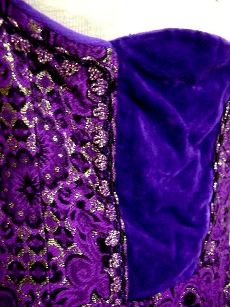 画像2: ワンランク上の逸品 ベロア素材×ラメ入り花模様 大人クラシカル パープル ディアンドル チロルワンピース ドイツ民族衣装 舞台 演奏会 フォークダンス オクトーバーフェスト 【1433】