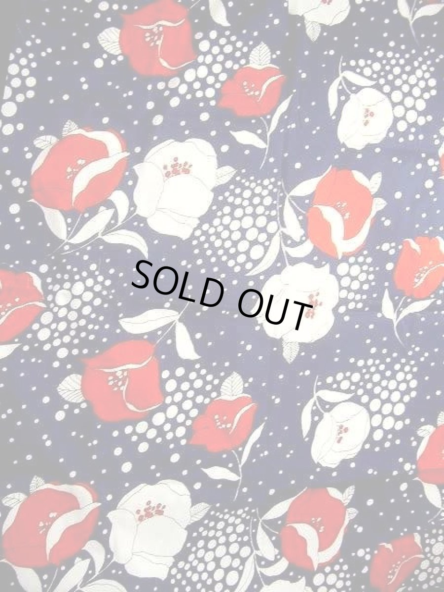 画像3: ☆　大きなレトロフラワー柄×ドット柄　ＵＳＡヴィンテージファブリック　生地　111ｃｍ×258ｃｍ　Peter Pan Fabrics　インテリアカーテン生地　☆  (3)