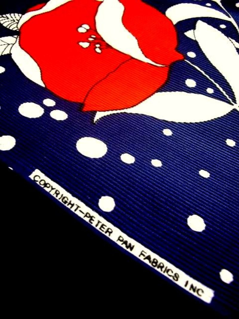 画像2: ☆ 大きなレトロフラワー柄×ドット柄 USAヴィンテージファブリック 生地 111cm×258cm Peter Pan Fabrics インテリアカーテン生地 ☆