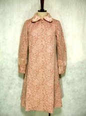 画像1: ヨーロッパ古着　襟と袖にファー♪ローズピンク×フラワーモチーフ模様★　レトロワンピース (1)