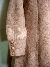 画像4: ヨーロッパ古着　襟と袖にファー♪ローズピンク×フラワーモチーフ模様★　レトロワンピース (4)