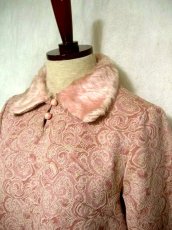 画像5: ヨーロッパ古着　襟と袖にファー♪ローズピンク×フラワーモチーフ模様★　レトロワンピース (5)