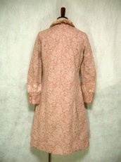 画像3: ヨーロッパ古着　襟と袖にファー♪ローズピンク×フラワーモチーフ模様★　レトロワンピース (3)