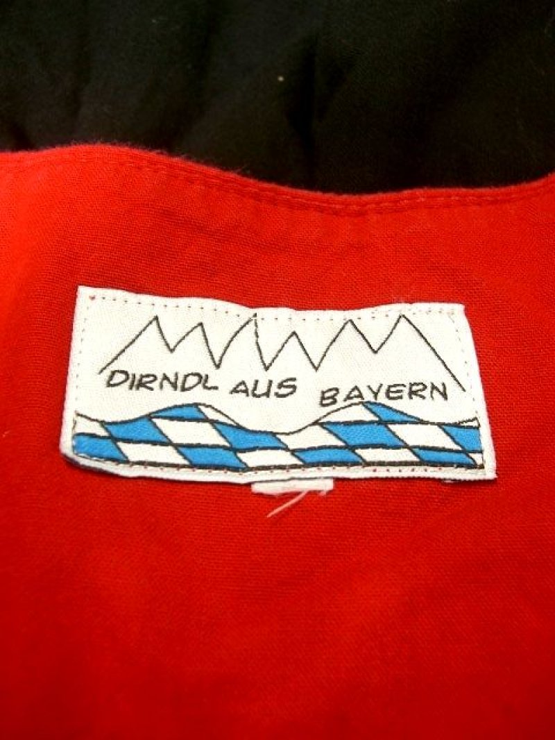 画像2: 薔薇刺繍が素敵 スカートふんわり可愛い 黒 ディアンドル チロルワンピース ドイツ民族衣装 舞台 演奏会 フォークダンス オクトーバーフェスト 【1753】