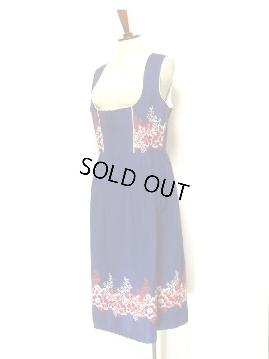 画像2: 刺繍だけでも主役級の逸品 ディアンドル チロルワンピース ドイツ民族衣装 舞台 演奏会 フォークダンス オクトーバーフェスト 【1805】 (2)