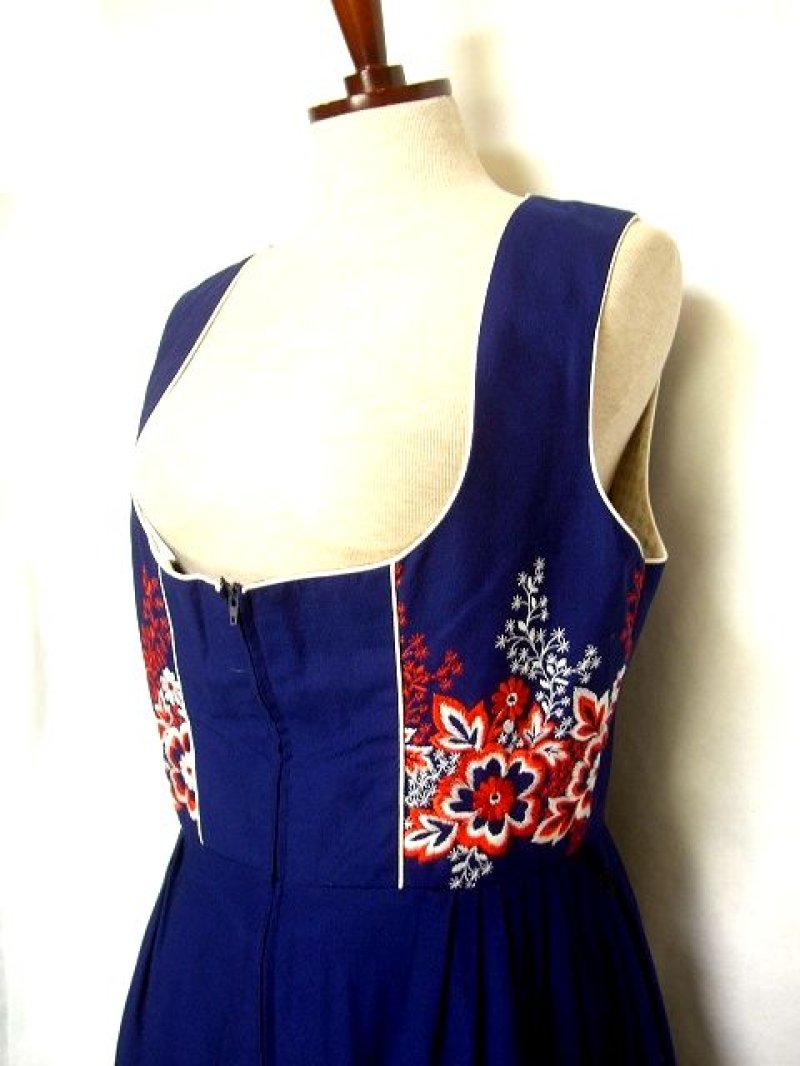 画像1: 刺繍だけでも主役級の逸品 ディアンドル チロルワンピース ドイツ民族衣装 舞台 演奏会 フォークダンス オクトーバーフェスト 【1805】