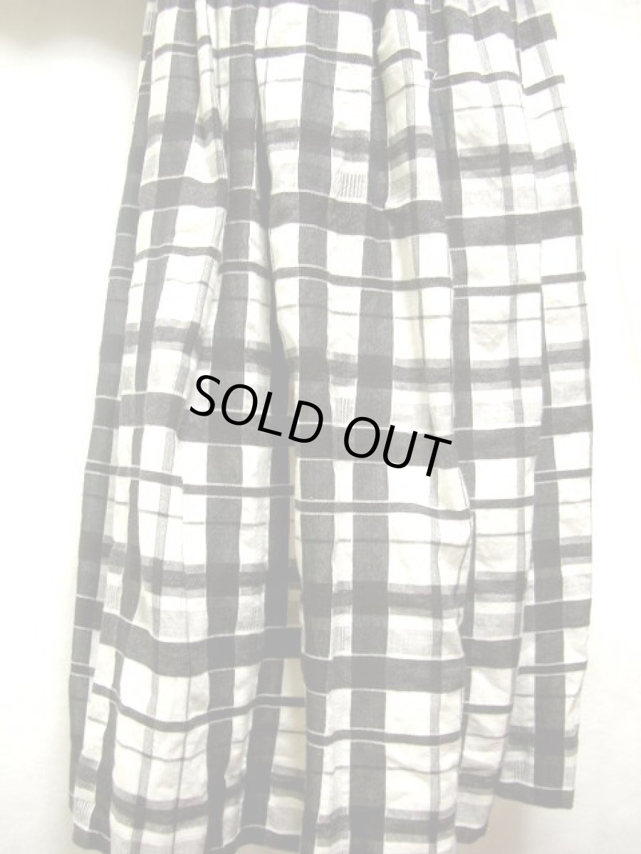 画像5: チェック柄×フリルがとってもガーリー 黒×白 オーストリア ディアンドル チロルワンピース ドイツ民族衣装 舞台 演奏会 フォークダンス オクトーバーフェスト 【2088】 (5)