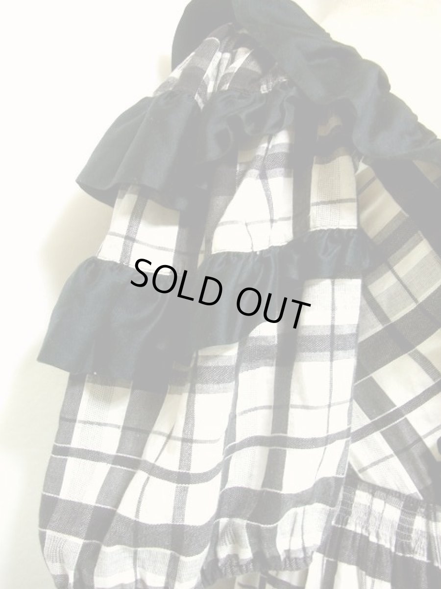 画像4: チェック柄×フリルがとってもガーリー 黒×白 オーストリア ディアンドル チロルワンピース ドイツ民族衣装 舞台 演奏会 フォークダンス オクトーバーフェスト 【2088】 (4)