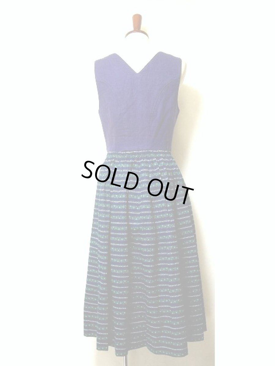 画像3: デニムテイスト×小花柄切り替えし コインボタン装飾 ネイビー ディアンドル チロルワンピース ドイツ民族衣装 舞台 演奏会 フォークダンス オクトーバーフェスト 【2085】 (3)