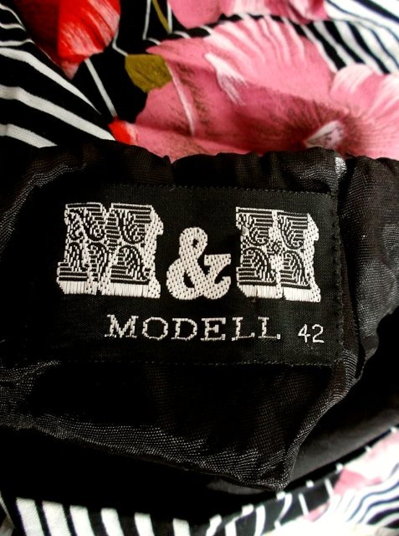 画像2: ヨーロッパ古着 レトロマリン♪白×黒ボーダー ピンクのレトロフラワープリント!! マキシ丈ヴィンテージワンピース