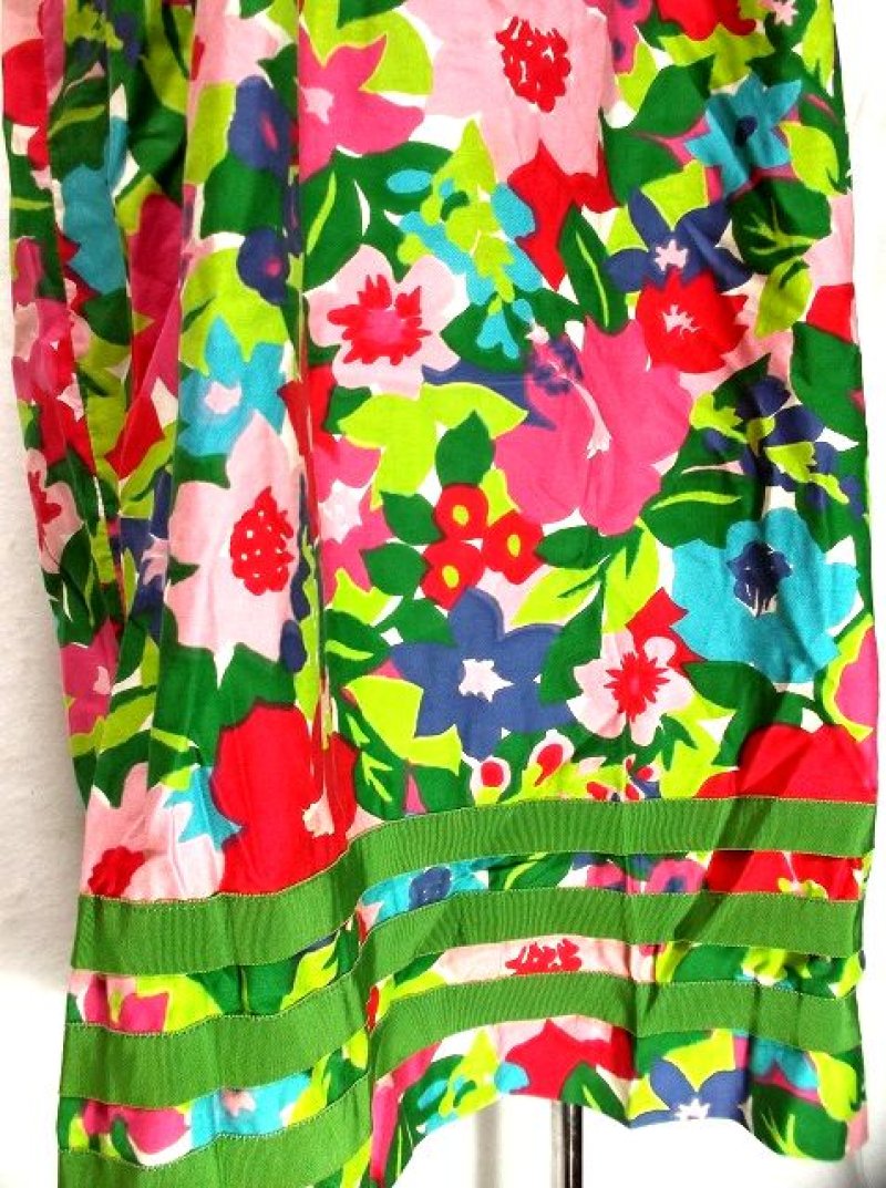 画像2: 総花柄 ポップ ふんわり レトロ 長袖 ヨーロッパ古着 ヴィンテージワンピース