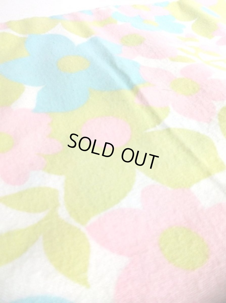 画像3: ☆　USA Vintageファブリック　ポップフラワー　79ｃｍ×93ｃｍ　☆  (3)