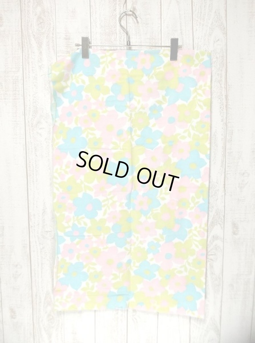 画像4: ☆　USA Vintageファブリック　ポップフラワー　79ｃｍ×93ｃｍ　☆  (4)