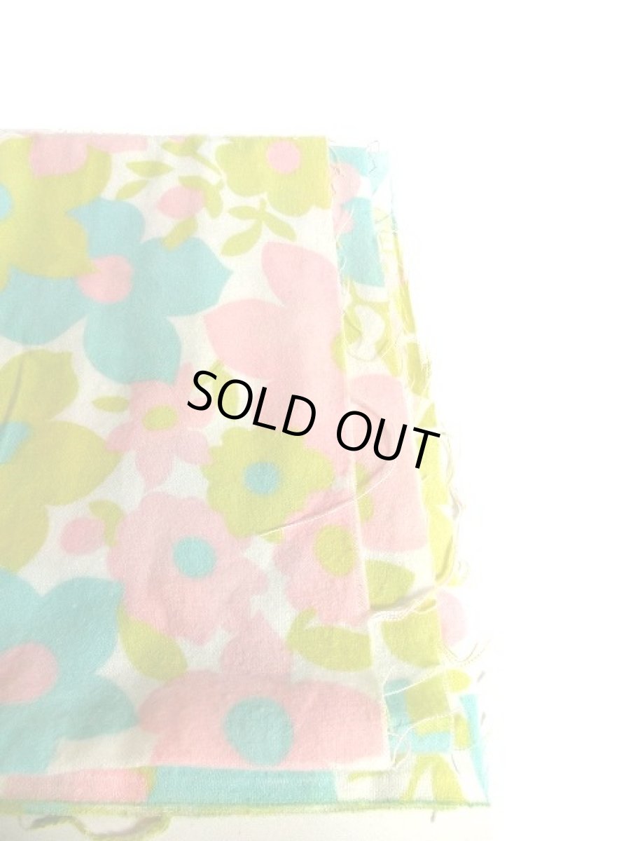 画像5: ☆　USA Vintageファブリック　ポップフラワー　79ｃｍ×93ｃｍ　☆  (5)