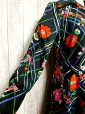 画像4: ヨーロッパ古着　とびきり可愛い!!レトロポップフラワー×チェック柄 !!レース装飾♪大人可愛いヴィンテージドレス (4)
