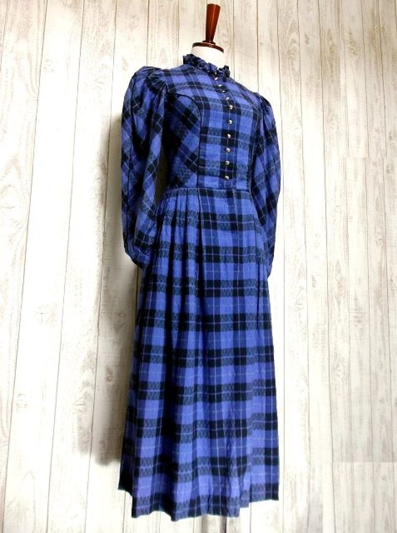 画像2: チェック柄×レトロクラシカル 素晴らしいシルエット コンチョボタン ふんわりパフスリーブ ディアンドル チロルワンピース ドイツ民族衣装 舞台 演奏会 フォークダンス オクトーバーフェスト 【2764】