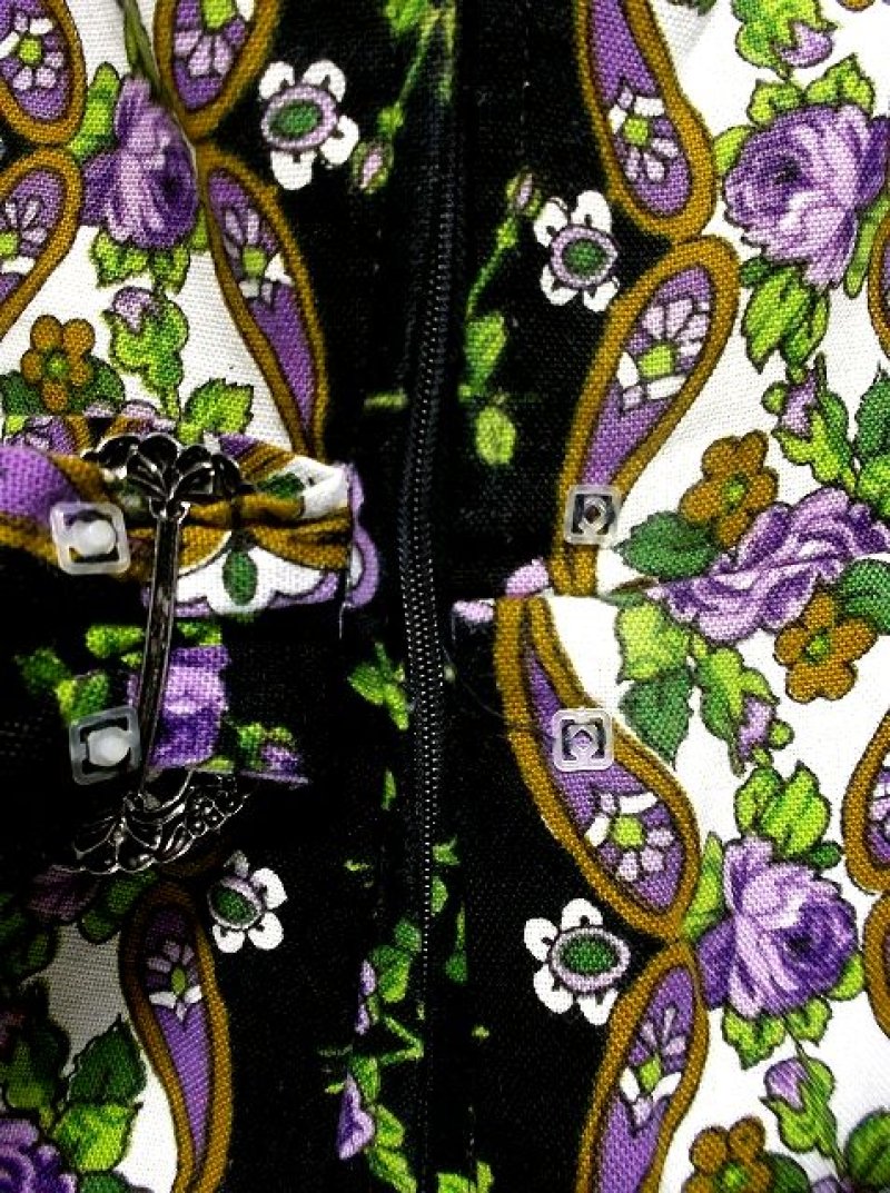 画像2: 薔薇柄×ウエストにバックルリボン 大人の雰囲気 ディアンドル チロルワンピース ドイツ民族衣装 舞台 演奏会 フォークダンス オクトーバーフェスト 【1632】