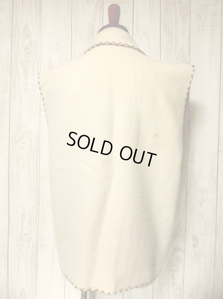 画像2: ヨーロッパ古着　見事なフラワー刺繍♪ステッチも可愛い貴重な逸品☆フォークロアヴィンテージベスト (2)