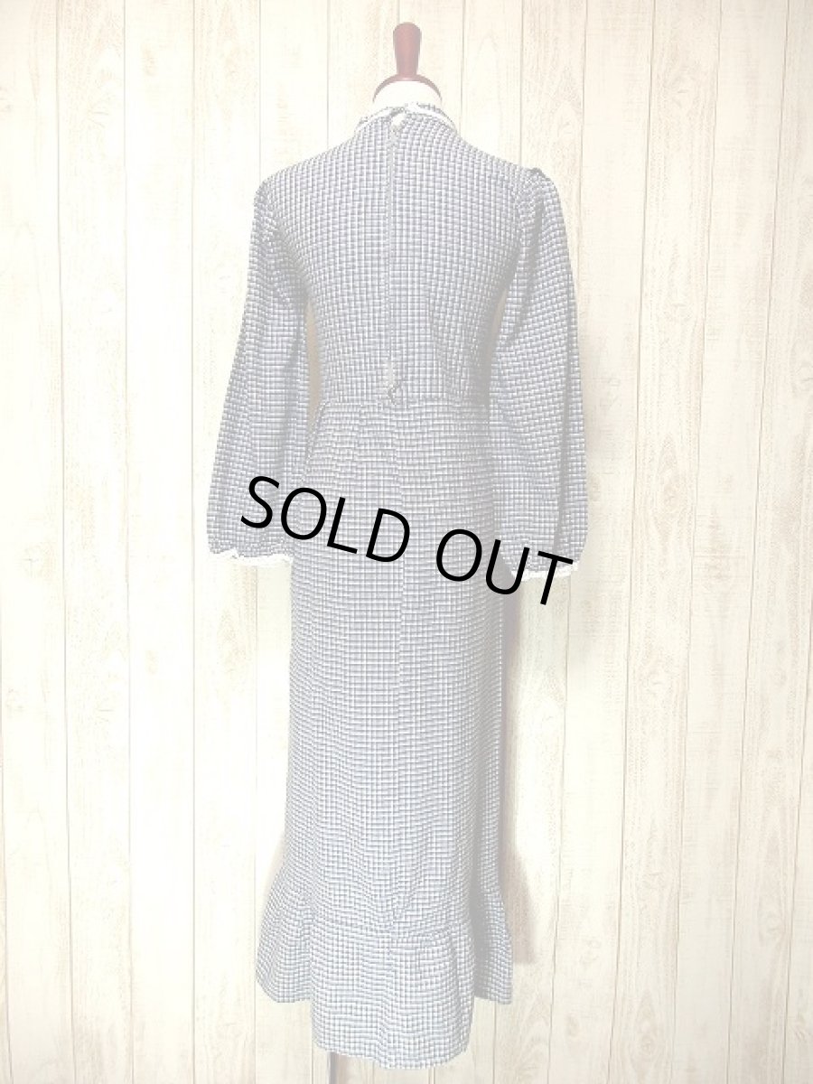 画像3: チェック柄 ホワイトレース ネイビー ホワイト ふんわり袖 レトロ ガーリー 長袖 ヨーロッパ古着 ヴィンテージドレス 【3074】 (3)