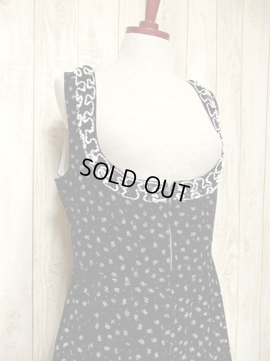 画像3: 小花柄×ガーリーなドット柄が可愛い フリル×コットンレース装飾 モノクロ ディアンドル チロルワンピース ドイツ民族衣装 舞台 演奏会 フォークダンス オクトーバーフェスト 【3232】 (3)