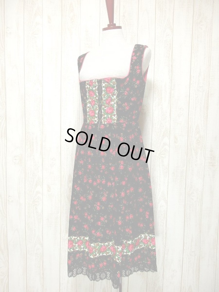 画像2: 薔薇柄×お花アンティークレース装飾 PINKパイピング 大人クラシカルガーリー ディアンドル チロルワンピース ドイツ民族衣装 舞台 演奏会 フォークダンス オクトーバーフェスト 【3231】 (2)