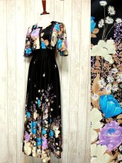 画像1: ヨーロッパ古着×フレアー袖×レース編み装飾×綺麗なアンティークフラワープリントが素晴らしい×華やか大人ヨーロピアンヴィンテージドレス (1)