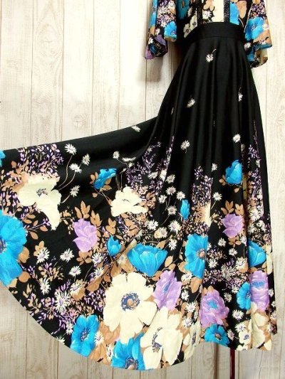 画像2: ヨーロッパ古着×フレアー袖×レース編み装飾×綺麗なアンティークフラワープリントが素晴らしい×華やか大人ヨーロピアンヴィンテージドレス