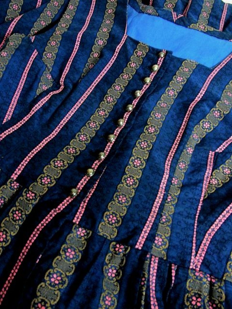 画像3: ネイビー×チロルテープお花模様の刺繍・PINKストライプが可愛い ディアンドル チロルワンピース ドイツ民族衣装 舞台 演奏会 フォークダンス オクトーバーフェスト 【3243】