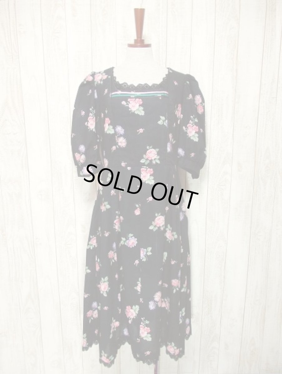 画像2: 大人可愛い印象 とびきり可愛いアンティークフラワー レース＆リボンテープ装飾 ディアンドル チロルワンピース ドイツ民族衣装 舞台 演奏会 フォークダンス オクトーバーフェスト 【3477】 (2)