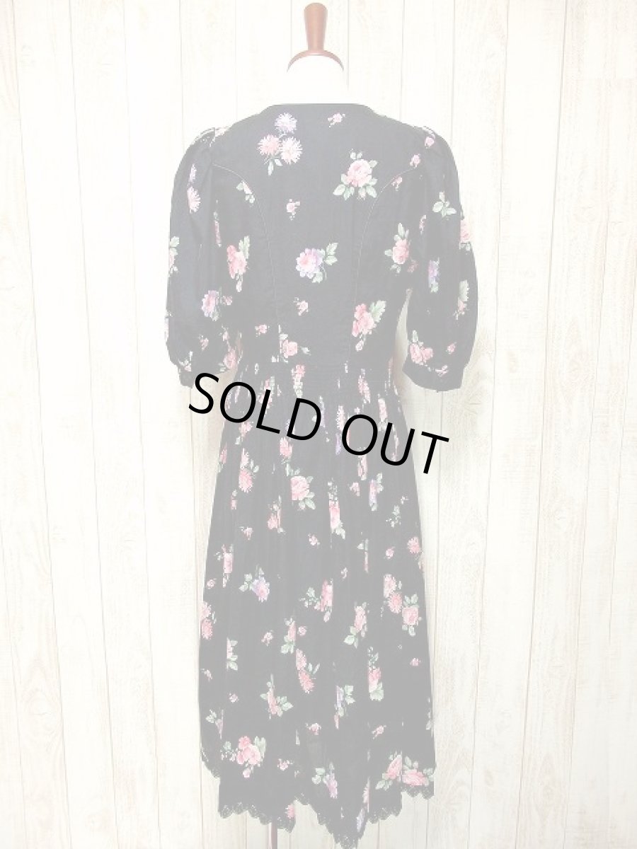 画像4: 大人可愛い印象 とびきり可愛いアンティークフラワー レース＆リボンテープ装飾 ディアンドル チロルワンピース ドイツ民族衣装 舞台 演奏会 フォークダンス オクトーバーフェスト 【3477】 (4)