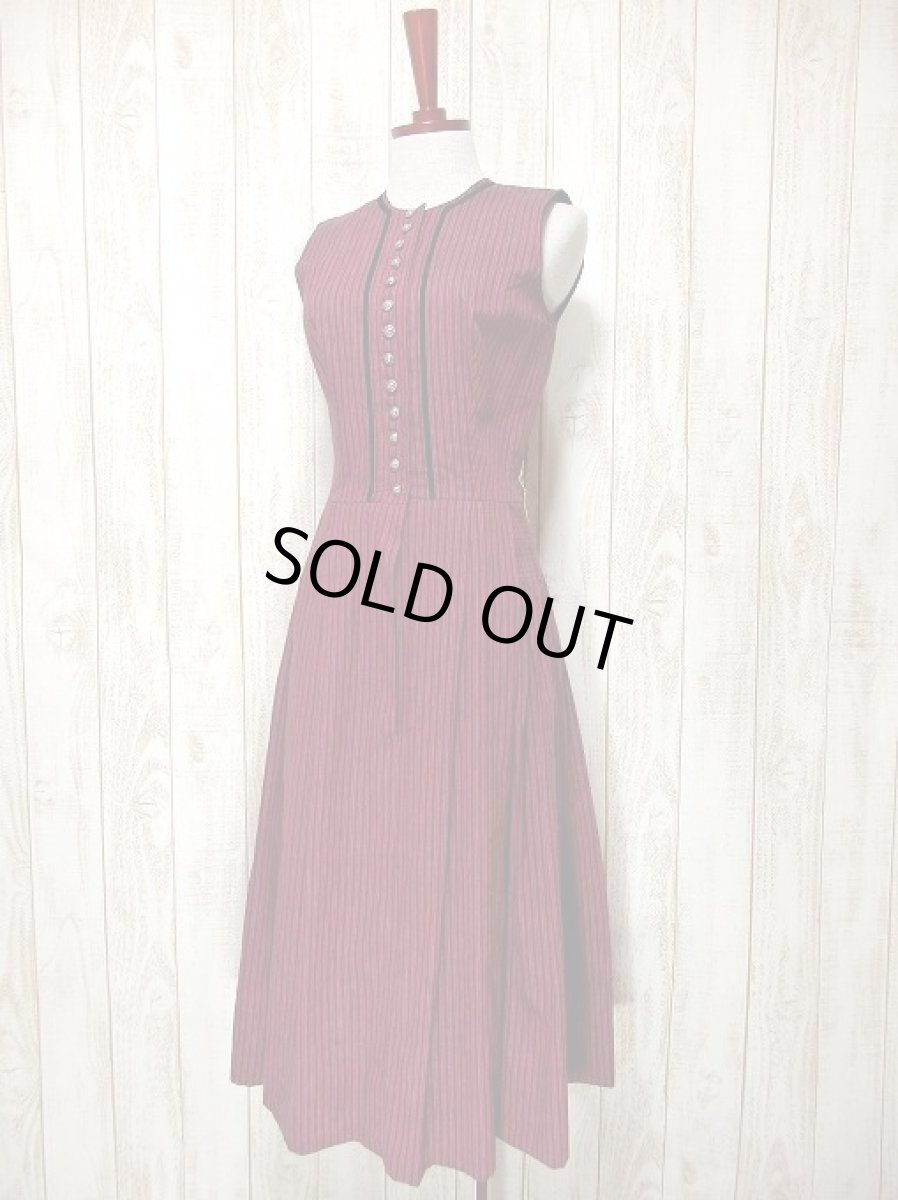 画像2: 大人クラシカルな雰囲気たっぷり ストライプ柄 ウエストキュッとスカートふんわり綺麗なライン ディアンドル チロルワンピース ドイツ民族衣装 舞台 演奏会 フォークダンス オクトーバーフェスト 【3354】 (2)