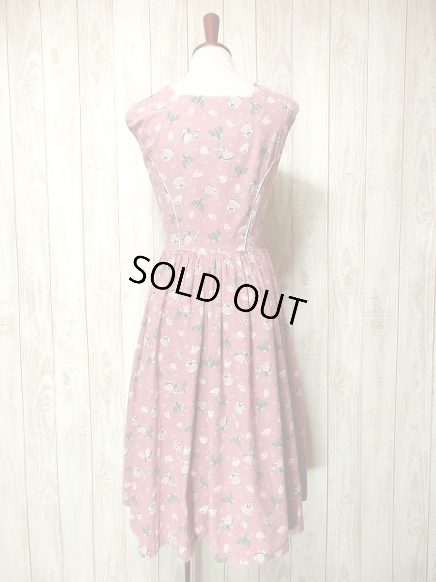 画像4: Pink×民族衣装を着た男女柄 大きなシェルボタンが可愛いらしい ディアンドル チロルワンピース ドイツ民族衣装 舞台 演奏会 フォークダンス オクトーバーフェスト 【3534】 (4)