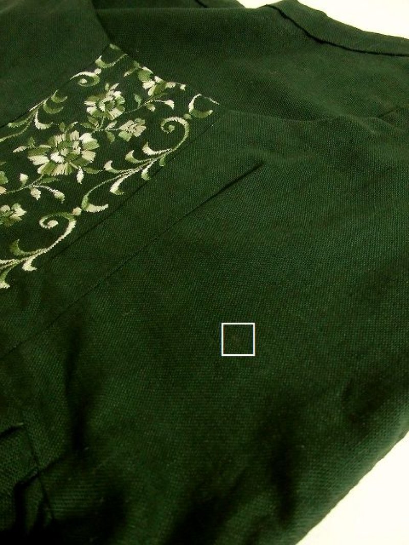 画像2: グリーン地にぷっくりお花刺繍が浮かび上がる グラデーションカラー使いがステキ ディアンドル チロルワンピース ドイツ民族衣装 舞台 演奏会 フォークダンス オクトーバーフェスト 【3608】