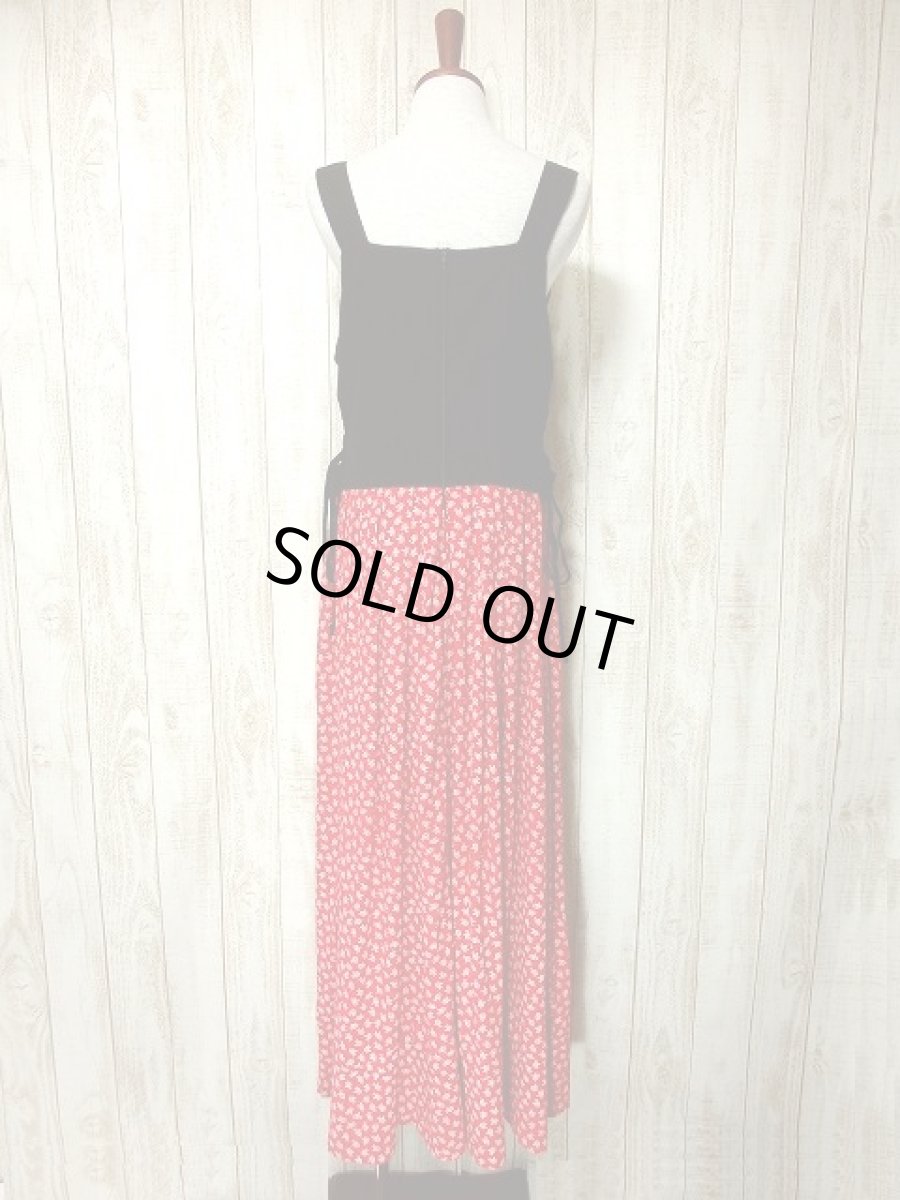 画像4: 薔薇柄切り替えし めずらしいデザインが魅力的すぎる 大人レトロクラシカル ディアンドル チロルワンピース ドイツ民族衣装 舞台 演奏会 フォークダンス オクトーバーフェスト 【3610】 (4)