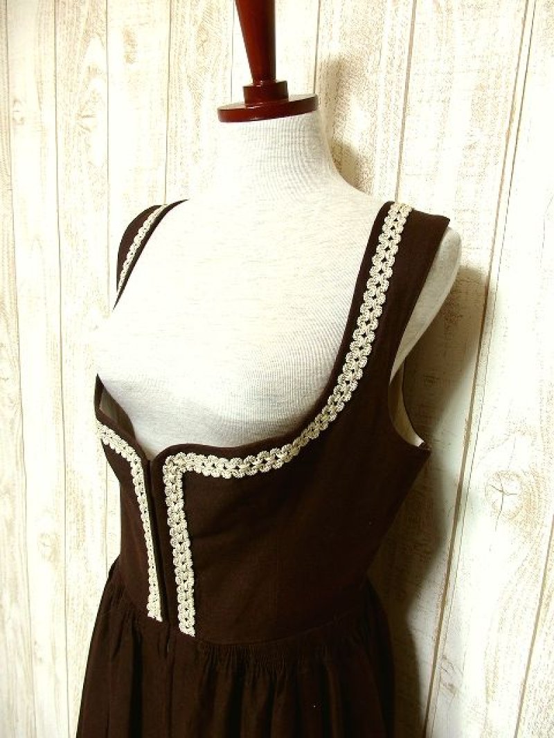 画像1: シックなブラウンカラー地に素晴らしいお花刺繍がぷっくり浮かび上がる 大人クラシカル ディアンドル チロルワンピース ドイツ民族衣装 舞台 演奏会 フォークダンス オクトーバーフェスト 【3607】