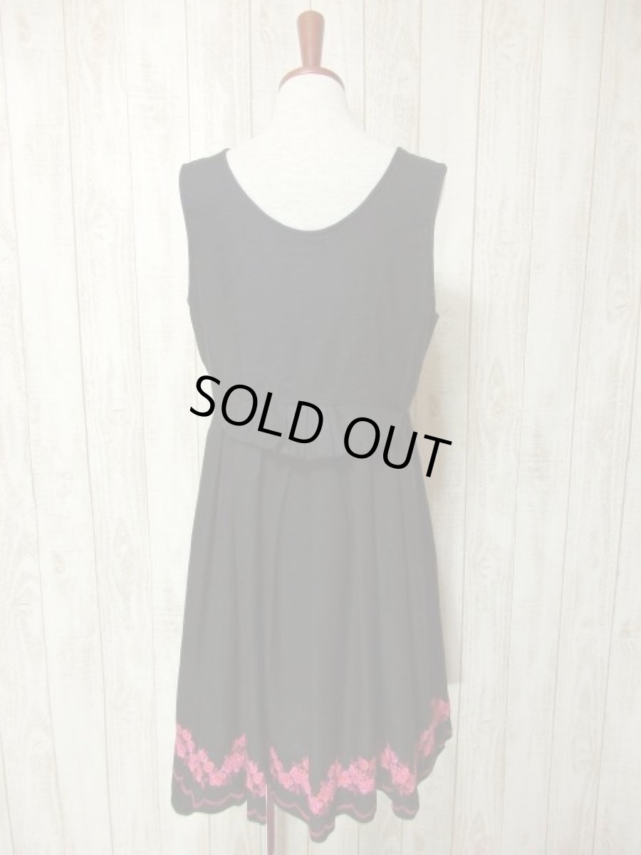 画像3: 豪華なぷっくりPINKお花刺繍が可愛すぎる 乙女×クラシカルガーリー ディアンドル チロルワンピース ドイツ民族衣装 舞台 演奏会 フォークダンス オクトーバーフェスト 【3714】 (3)