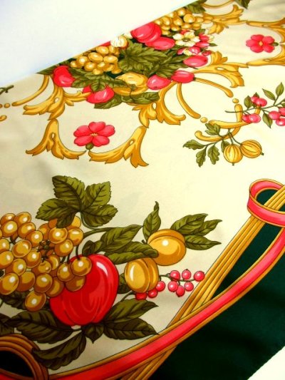 画像2: レトロアンティーク ヴィンテージスカーフ イタリア製 木の実 花柄【3737】