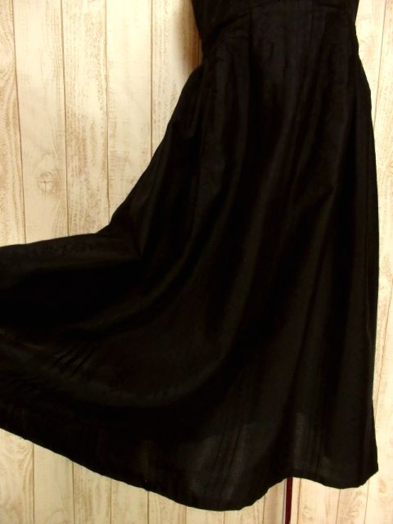 画像2: 刺繍が施された逸品 アンティークコットンレース・ベルベットリボンテープ装飾 ディアンドル チロルワンピース ドイツ民族衣装 舞台 演奏会 フォークダンス オクトーバーフェスト 【3799】