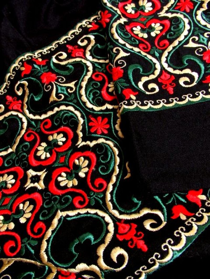 画像3: 360度お花刺繍×クラシカル刺繍にうっとり 切り替えしデザイン 大人の可愛さを秘めた主役級のクラシカル ディアンドル チロルワンピース ドイツ民族衣装 舞台 演奏会 フォークダンス オクトーバーフェスト 【3828】